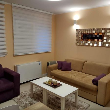 Apartment Cherry Gold Zrenjanin Exterior photo